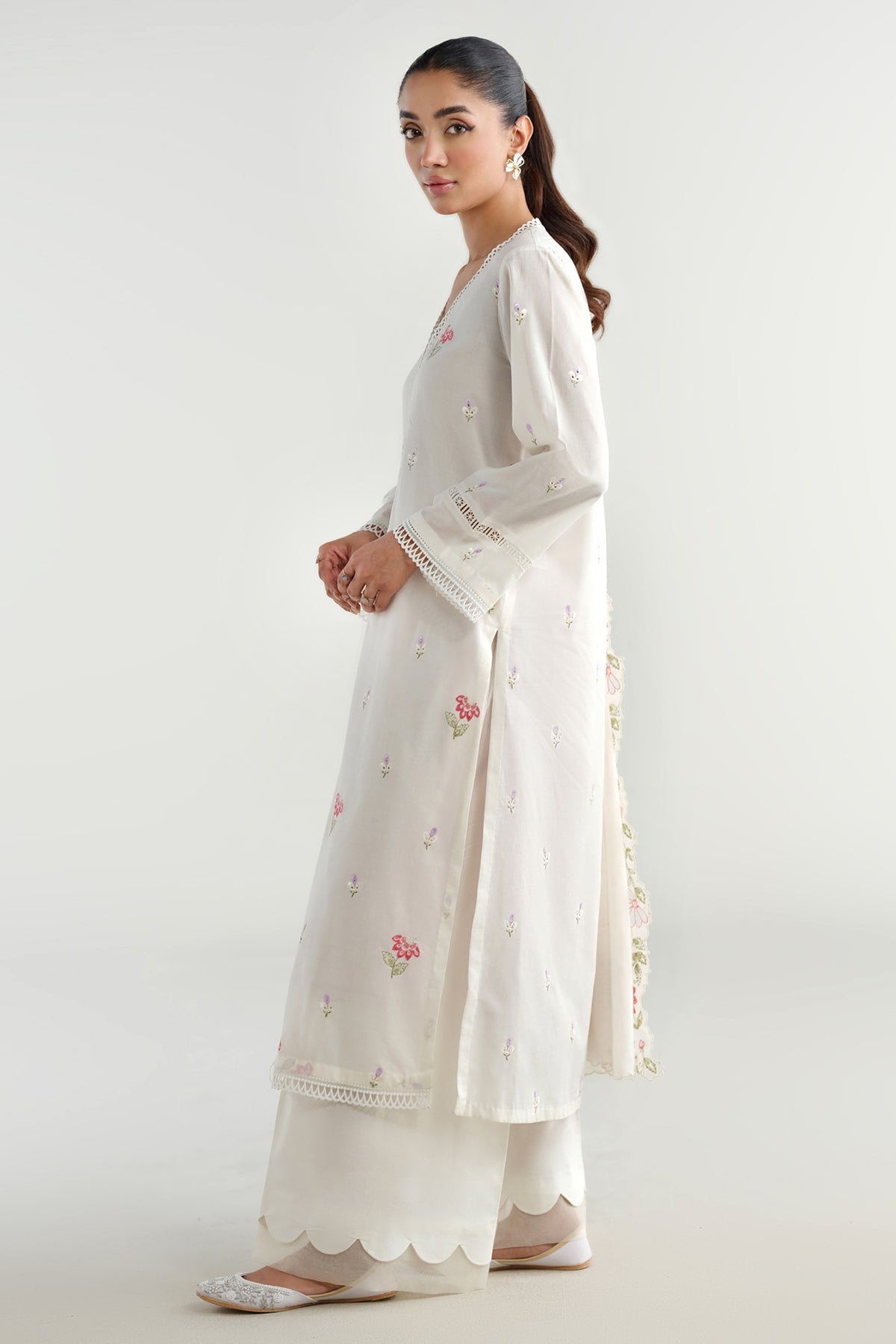 2 PIECE UNSTITCHED - LAWN | EMBROIDERED