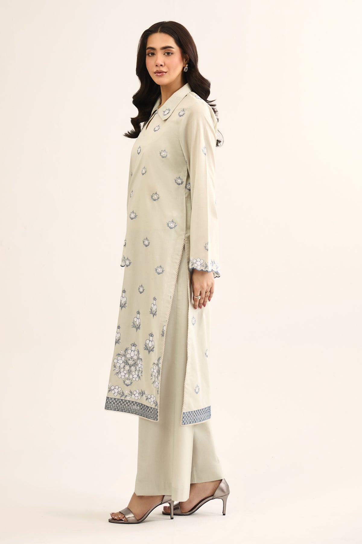2 PIECE UNSTITCHED - LAWN | EMBROIDERED