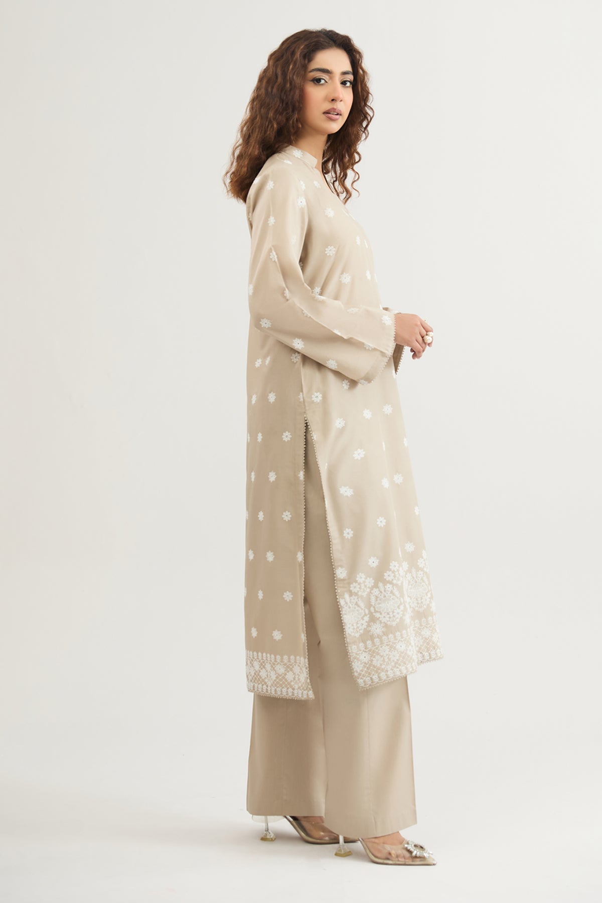 2 PIECE UNSTITCHED - LAWN | EMBROIDERED