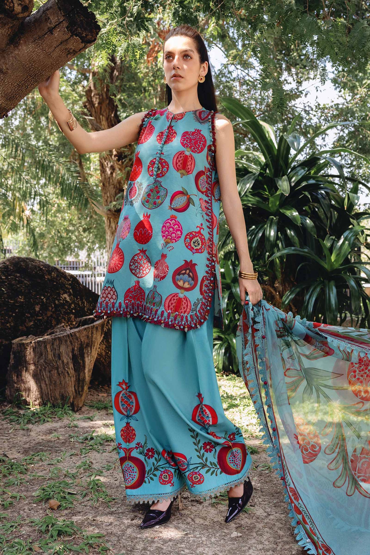3 PIECE UNSTITCHED - LAWN | EMBROIDERED