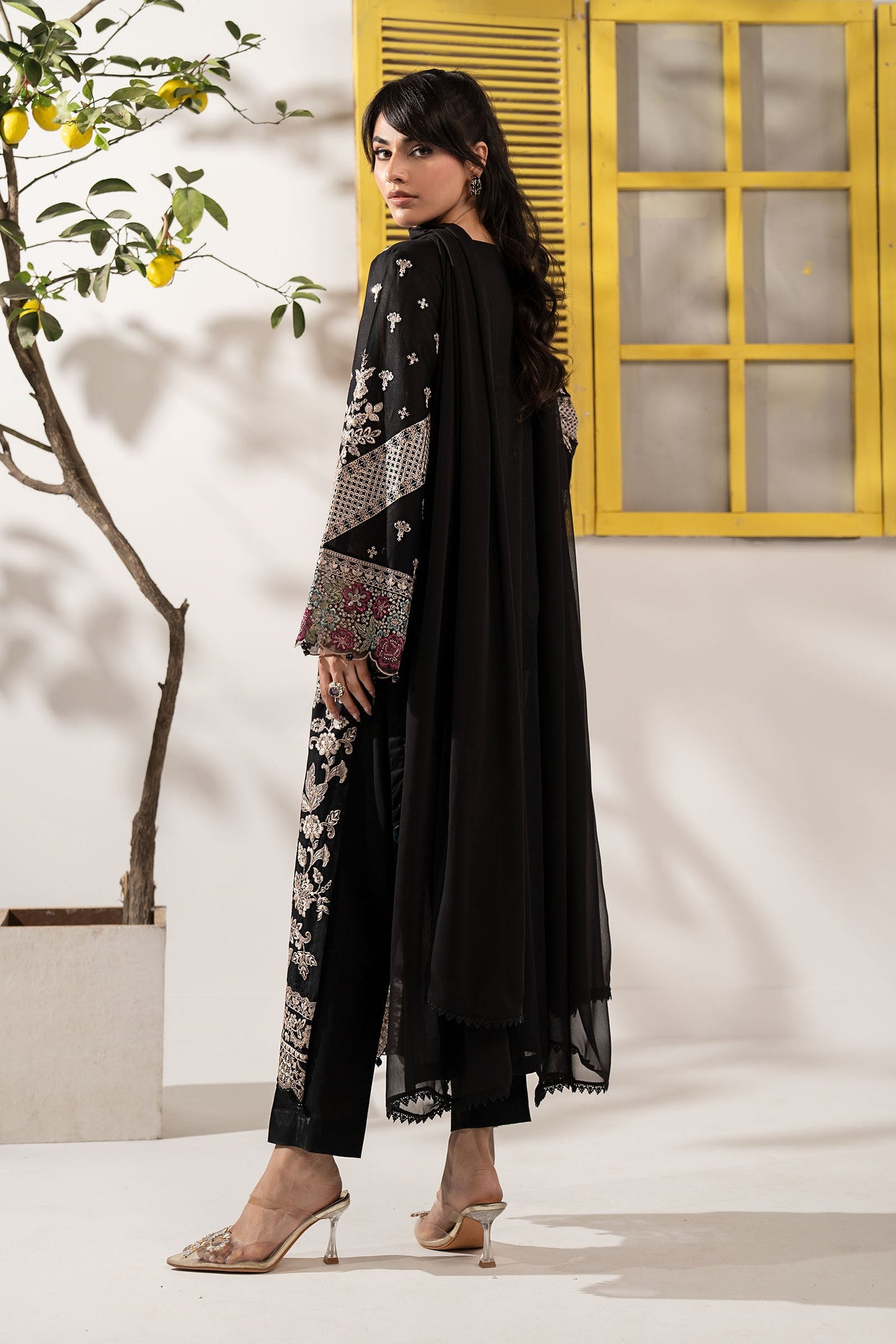 3 PIECE STITCHED - LAWN | EMBROIDERED