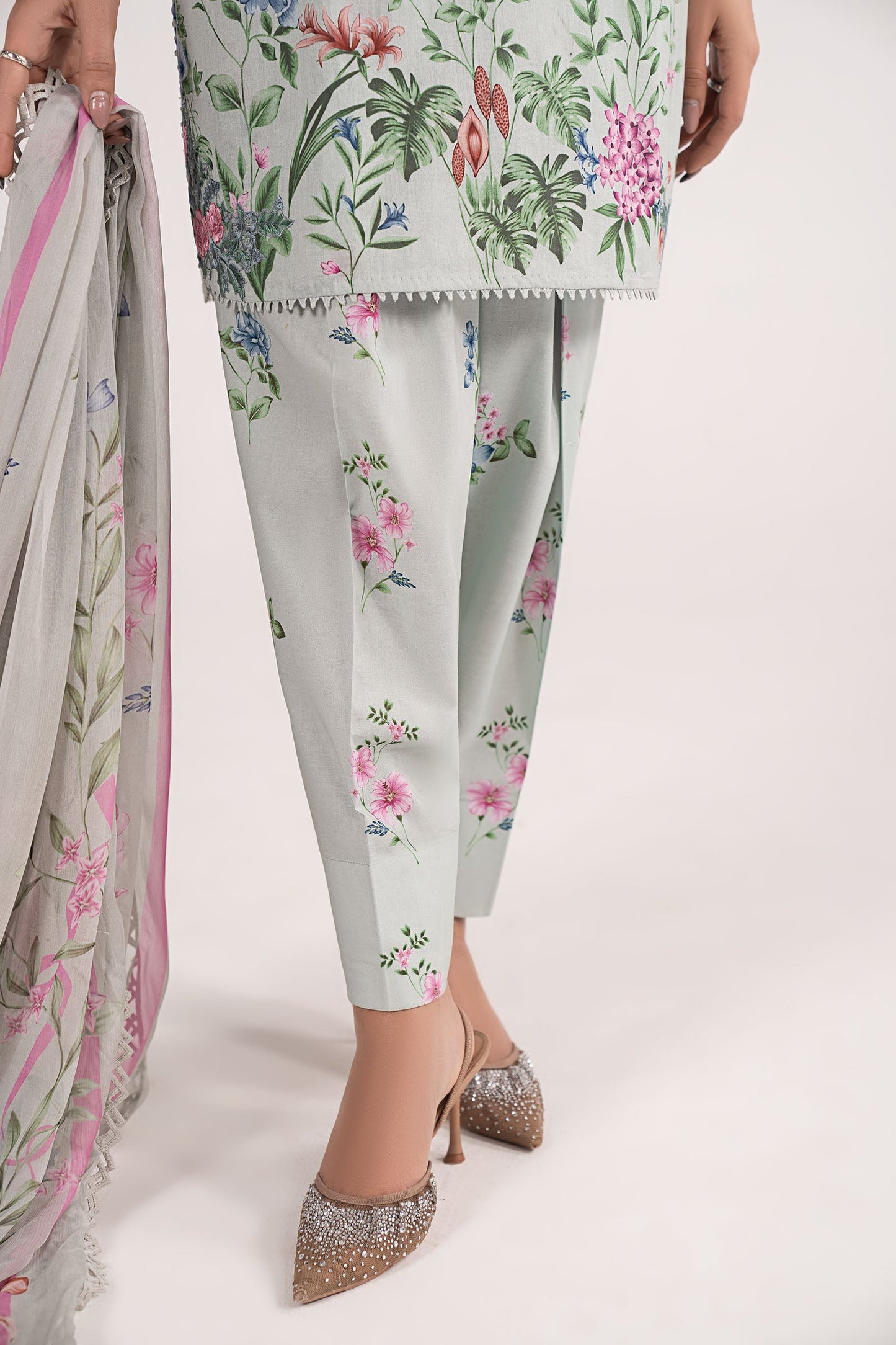 3 PIECE STITCHED - LAWN | EMBROIDERED