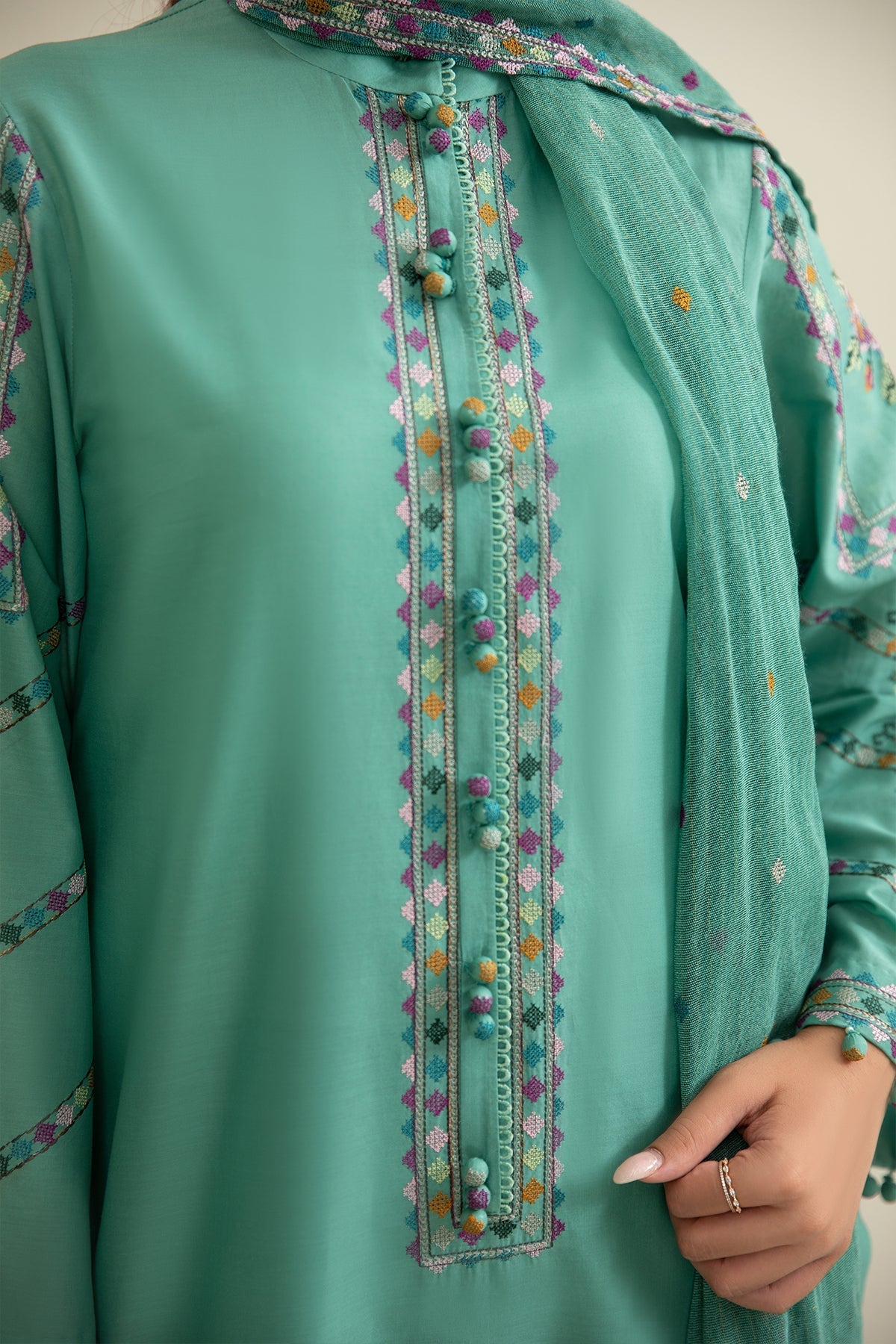 3 PIECE UNSTITCHED - LAWN | EMBROIDERED