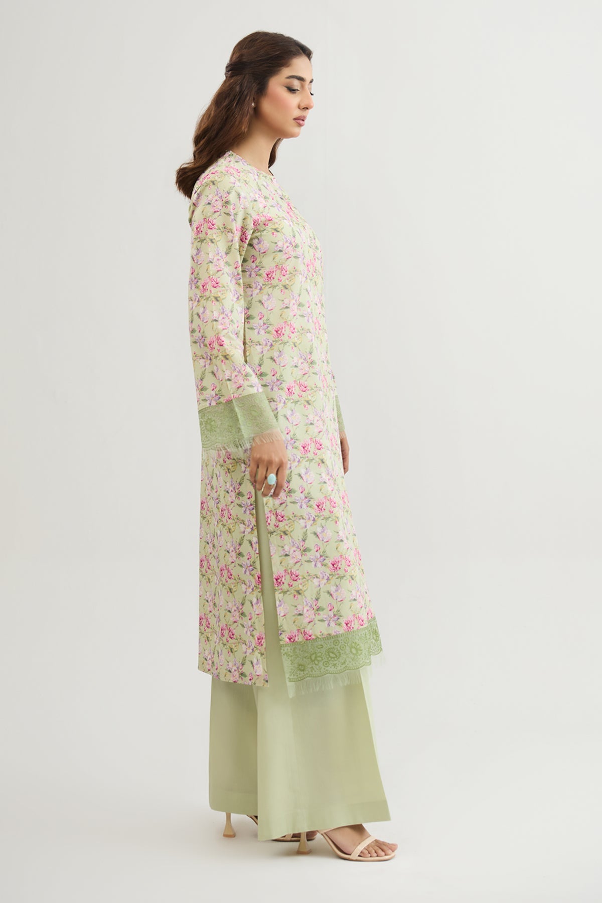2 PIECE UNSTITCHED - LAWN | EMBROIDERED